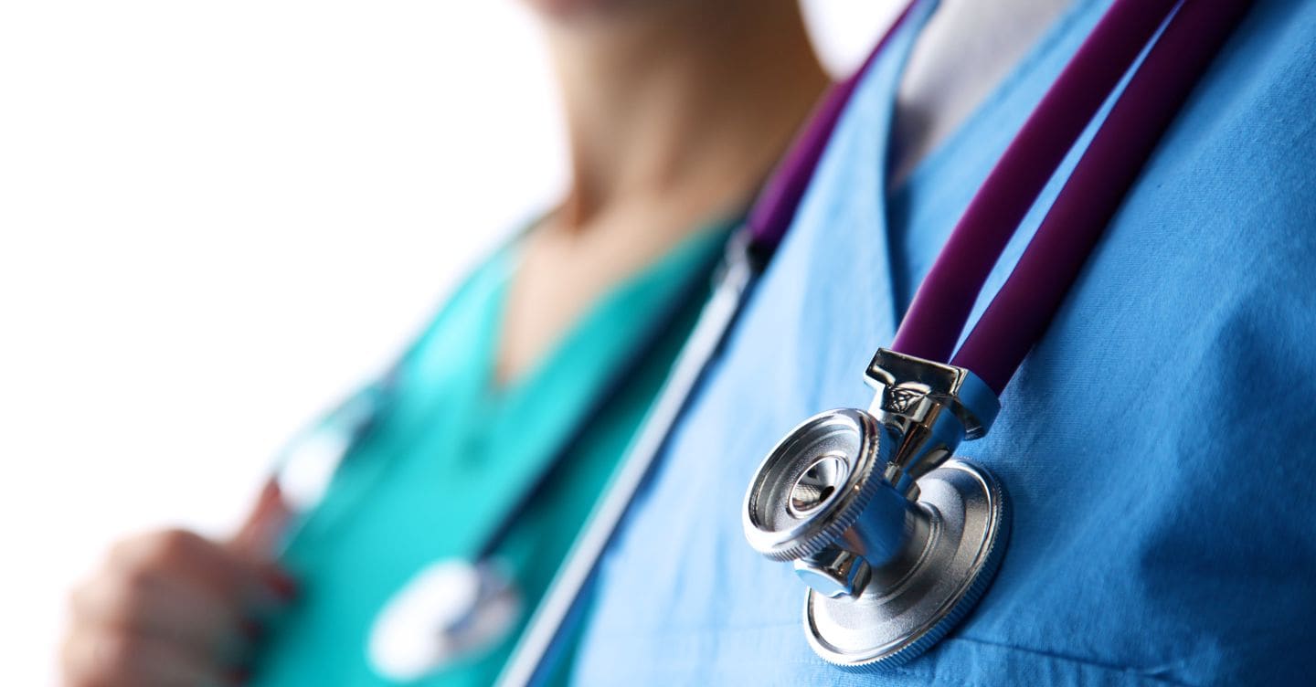 La cura come antidoto a guerre e distruzione: il Manifesto per la pace dei medici italiani