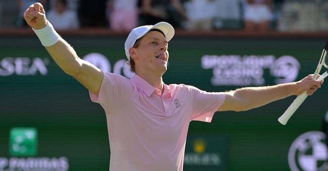Indian Wells, California, Stati Uniti; Jannik Sinner (ITA) esulta al match point dopo aver sconfitto Daniil Medvedev (RUS) nella finale maschile del BNP Paribas Open all’Indian Wells Tennis Garden. Crediti obbligatori: Jayne Kamin-Oncea-Imagn Images