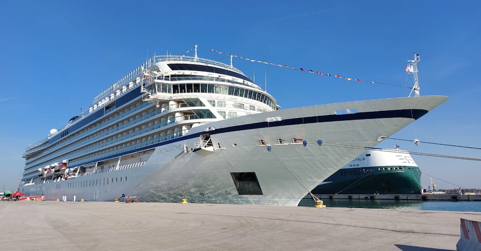 Venezia, via alla stagione crocieristica: meno passeggeri ma più navi di lusso