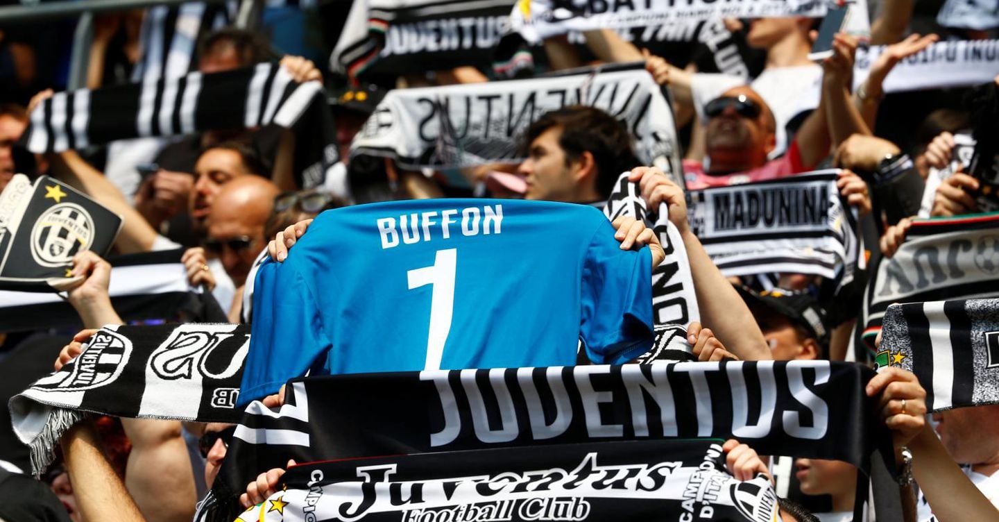 Niente tenuità del fatto per la vendita di maglie taroccate della squadra del cuore