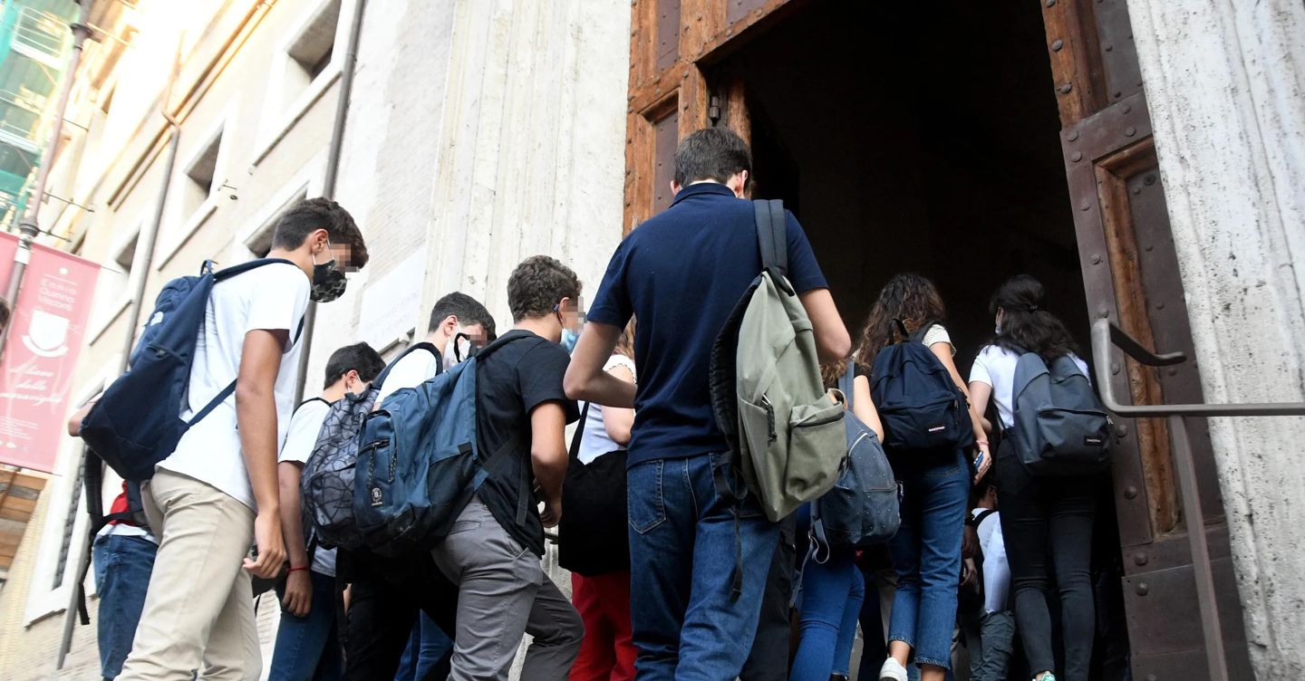 https://i2.res.24o.it/images2010/S24/Documenti/2026/03/20/Immagini/Ritagli/studenti-U58321273461VdL-1440x752@IlSole24Ore-Web.jpg