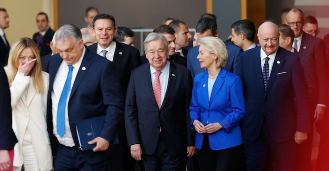Ursula von der Leyen con i leader al Consiglio d’Europa APN