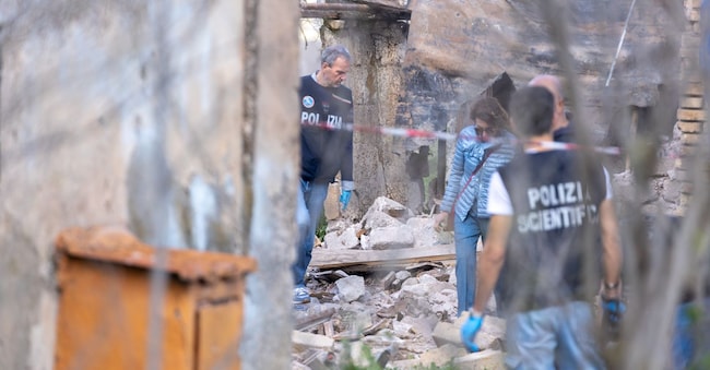 Due vittime per il crollo di parte del solaio di un casale abbandonato ex stazione ferroviaria il cosiddetto Casale del Sellaretto nel parco degli Acquedotti dovuto a esplosione di un ordigno artigianale, a Roma, Italia - cronaca - 20 marzo 2026 (Foto Francesco Benvenuti/LaPresse) LAPRESSE
