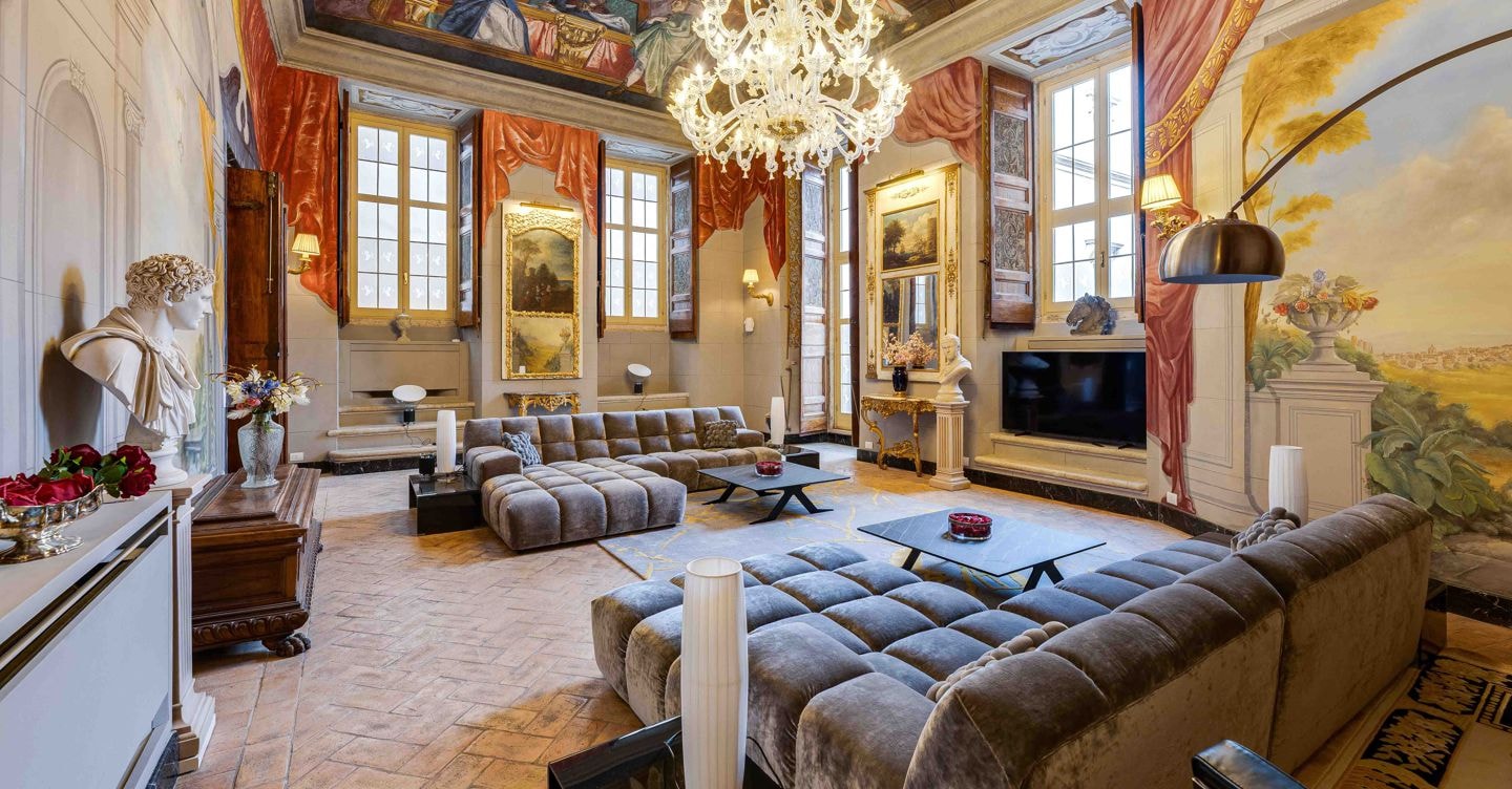 Sirreti sbarca in Italia con quattro proprietà esclusive e pianifica un fondo