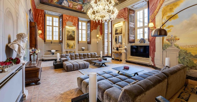 Palazzo Nari. La residenza Siretti Roma