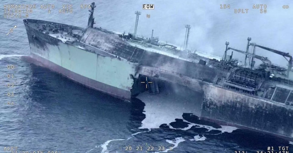 Metaniera russa alla deriva a 100 Km da Tripoli: «tra quattro giorni dovrebbe arenarsi in Libia» Metaniera russa alla deriva a 100 Km da Tripoli: «tra quattro giorni dovrebbe arenarsi in Libia»