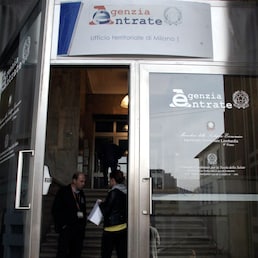 UFFICIO AGENZIE DELLE ENTRATE IN VIA MOSCOVA CHIUSO PER SCIOPERO IMAGOECONOMICA