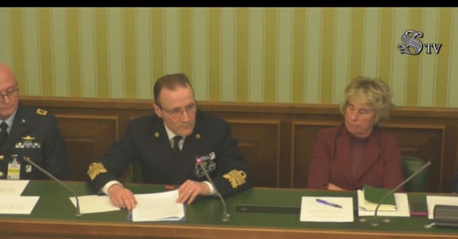 Il Direttore Nazionale degli Armamenti, ammiraglio Giacinto Ottaviani (al centro nella foto) interviene in audizione davanti alle commissioni Affari esteri e difesa del Senato  Foto web tv del Senato 
