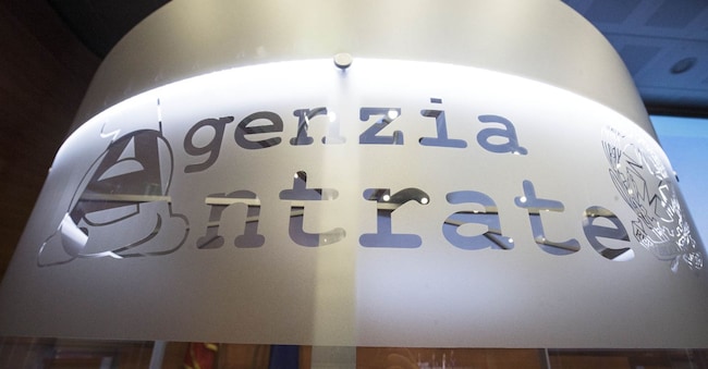 LA SEDE DELL'AGENZIA DELLE ENTRATE DI VIA CRISTOFORO COLOMBO IN ROMA IMAGOECONOMICA