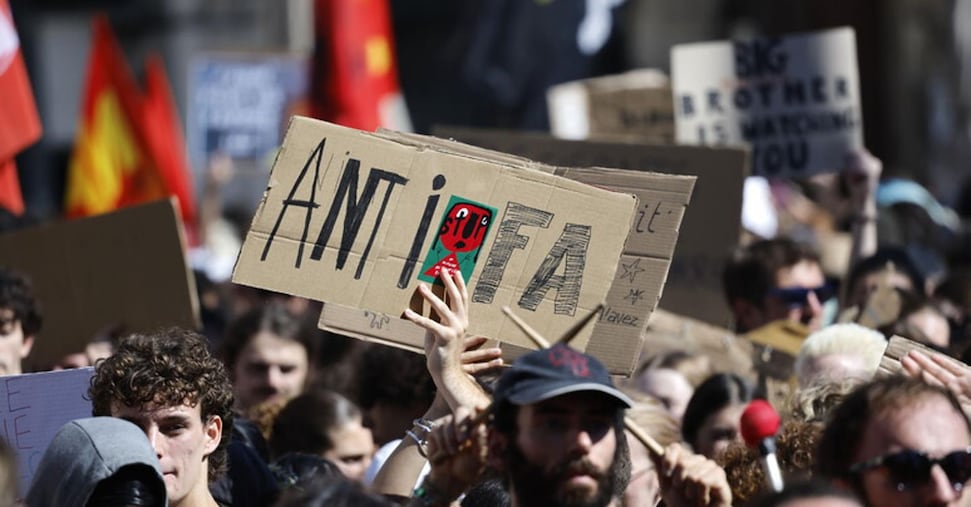 Lega, pronta la proposta di legge per dichiarare terroristi «Antifa» e anarchici