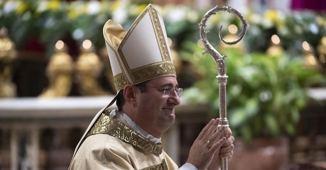 Monsignor Paolo Rudelli al termine della Messa nella Basilica di San Pietro in Vaticano. ANSA/MAURIZIO BRAMBATTI ANSA
