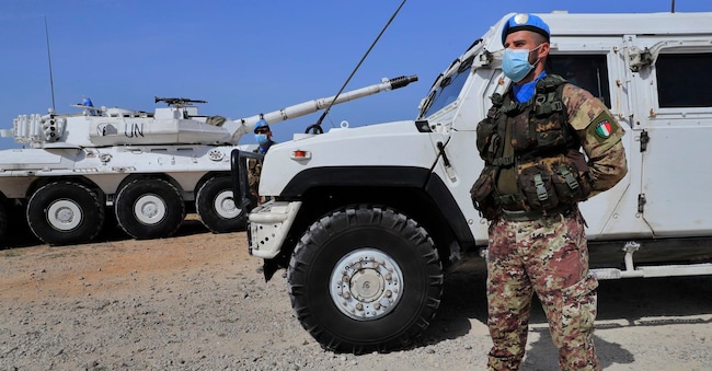 Un soldato italiano della missione Unifil nel Libano del Sud AP