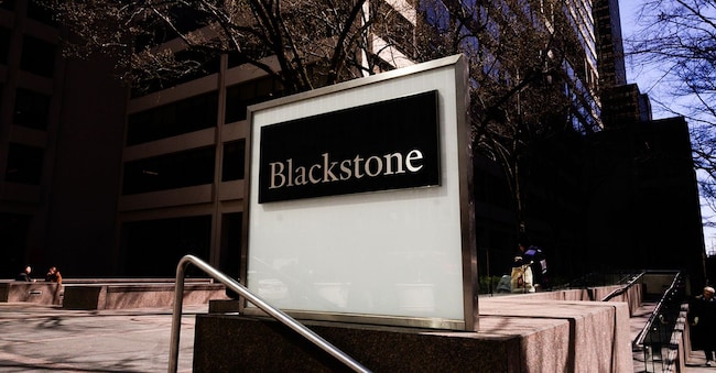 Cartello all'esterno della sede centrale di Blackstone a New York, Stati Uniti, martedì 24 marzo 2026.   (John Taggart/Bloomberg)