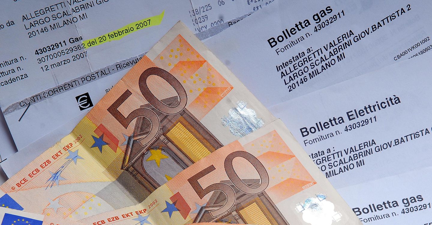 https://i2.res.24o.it/images2010/S24/Documenti/2026/03/31/Immagini/Ritagli/bollette-olycom-U16488402248HEM-1440x752@IlSole24Ore-Web.jpg