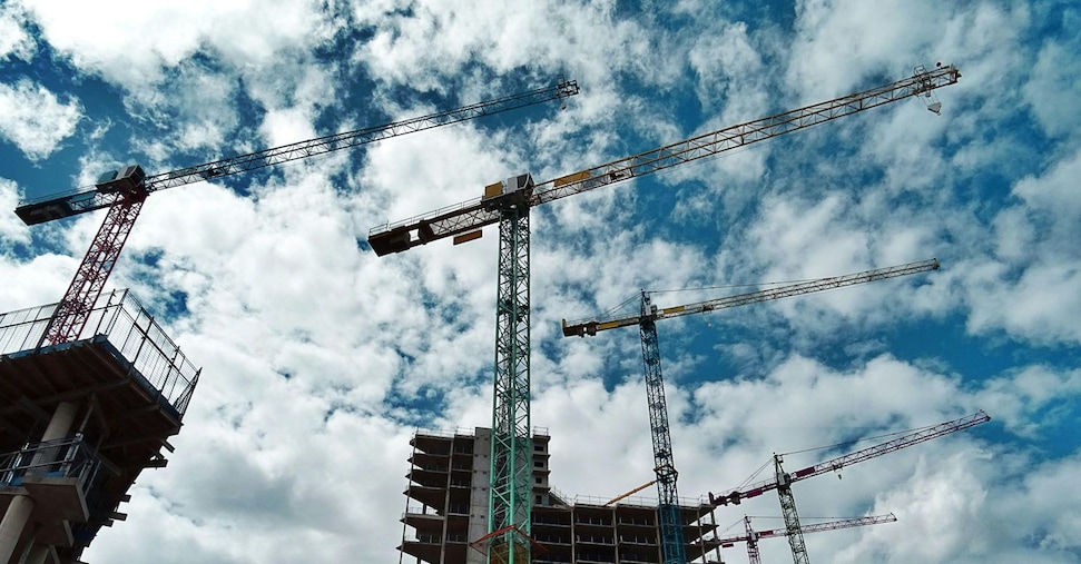 Edifici sostenibili, dall’Hotel Cristallo di Cortina a via Niccodemi a Roma: oltre 200mila tonnellate di rifiuti in meno