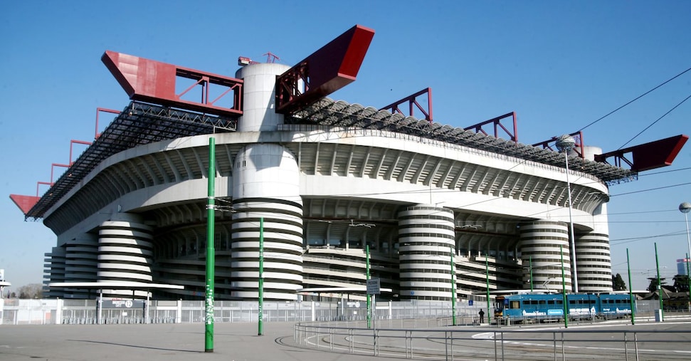 Stadio San Siro: perquisizioni in corso per turbativa d’asta Stadio San Siro: perquisizioni in corso per turbativa d’asta