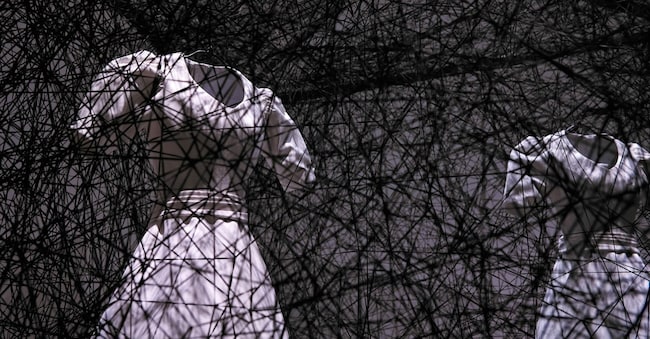 “Reflection of Space and Time”, 2018, di Chiharu Shiota. L’opera è esposta alla mostra “Chiharu Shiota. The Soul Trembles” al MAO Museo d’Arte Orientale di Torino fino al 28 giugno. ©Sunhi Mang, courtesy Mori Art Museum, Tokyo