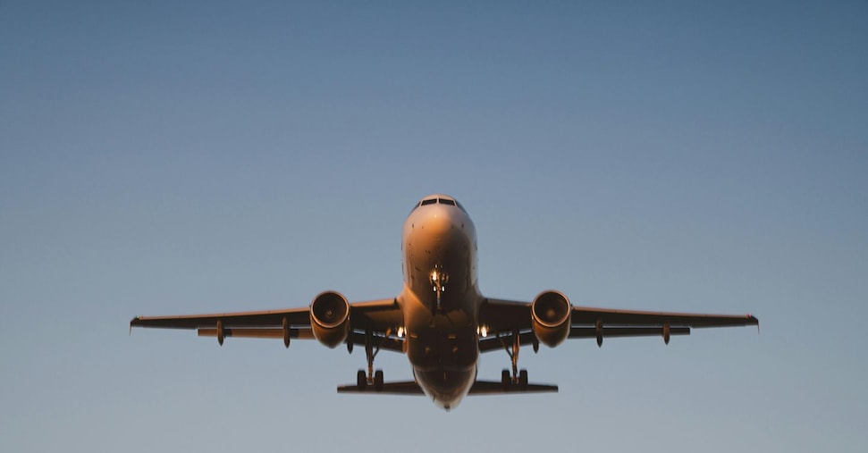 L’Europa e gli aerei Usa: in Spagna è stop, da Londra autorizzazioni condizionate