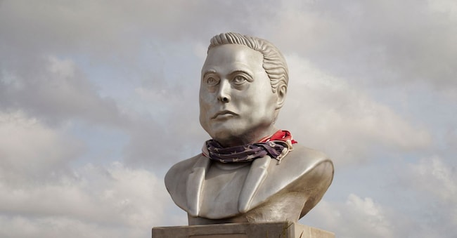 Un busto di Elon Musk, mentre SpaceX si appresta a presentare domanda di quotazione in borsa (IPO), a Brownsville, in Texas (Stati Uniti), il 31 marzo 2026.  REUTERS/Gabriel V. Cardenas REUTERS