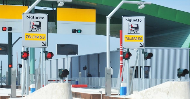 CASELLO  AUTOSTRADA AUTOSTRADALE  BARRIERA  PEDAGGIO  PAGAMENTO  CORSIA  TELEPASS  A35 BREBEMI IMAGOECONOMICA
