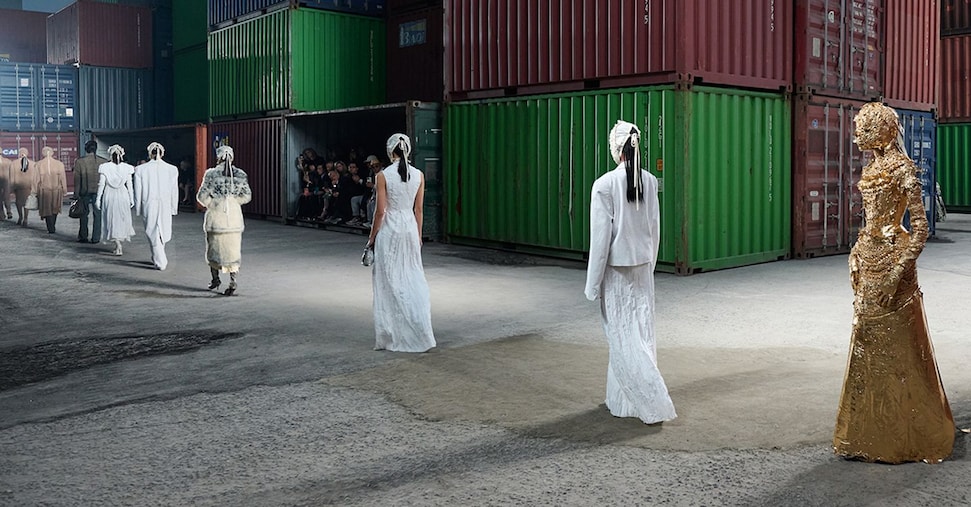 Maison Margiela, teatralità e ruvidezza a Shanghai