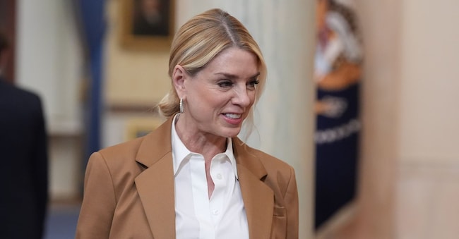 Attorney General Pam Bondi arrives before President Donald Trump speaks about the Iran war from the Cross Hall of the White House on Wednesday, April 1, 2026, in Washington. (AP Photo/Alex Brandon, Pool) APN