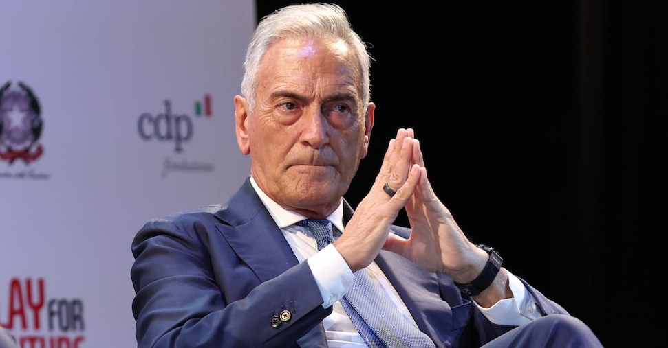 Calcio, si è dimesso il presidente Figc Gravina. Lascia anche Buffon