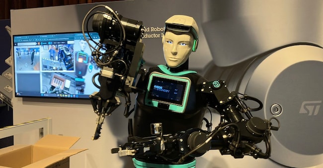 Robee, il robot umanoide prodotto da Oversonic Robotics e certificato per il settore industriale e per quello medico-sanitario. Oversonic Robotics