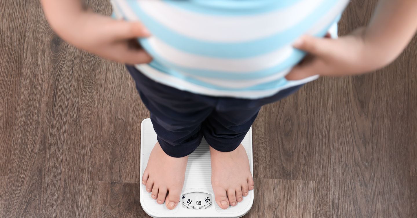 Obesità infantile: da energy drink e cibi ultraformulati la spinta al sovrappeso