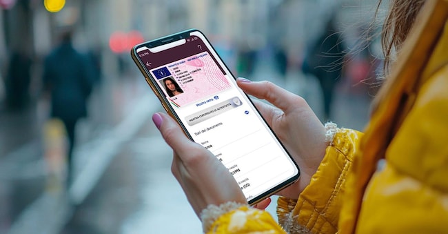 PORTAFOGLIO DIGITALE SMARTPHONE DOCUMENTI DIGITALI PATENTE CARTA D'IDENTITA' TESSERA SANITARIA APP IO ELAB IT WALLET IMAGOECONOMICA