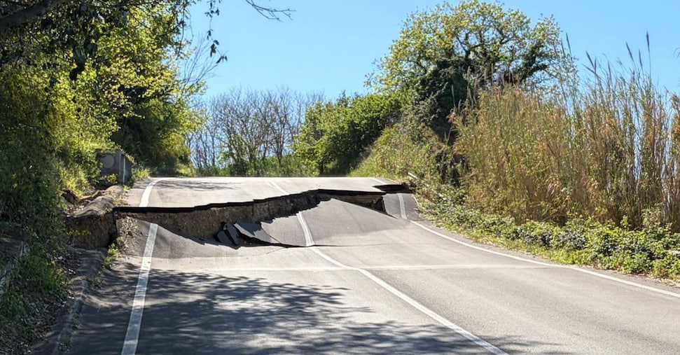 Si risveglia frana storica in Molise, chiuse A14 e linea ferroviaria