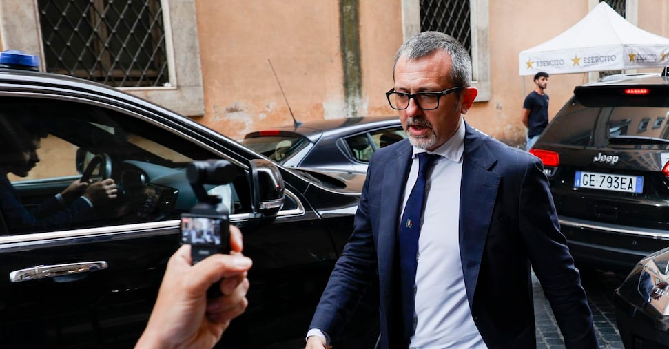 Caso Delmastro, sequestrato il cellulare di Caroccia: ecco cosa cercano i pm