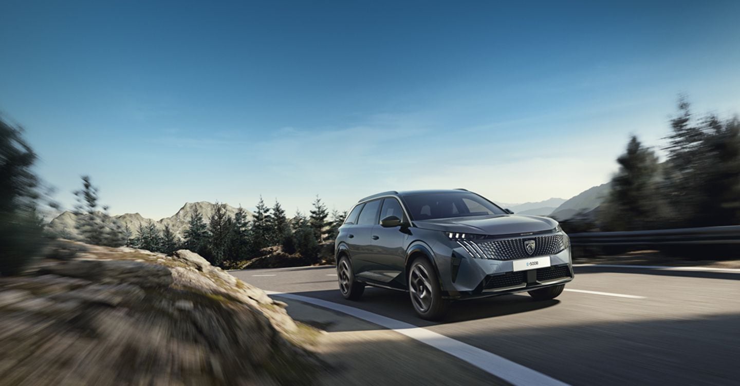 Peugeot accelera sull’ibrido: tecnologia, comfort e libertà di scelta per una nuova mobilità