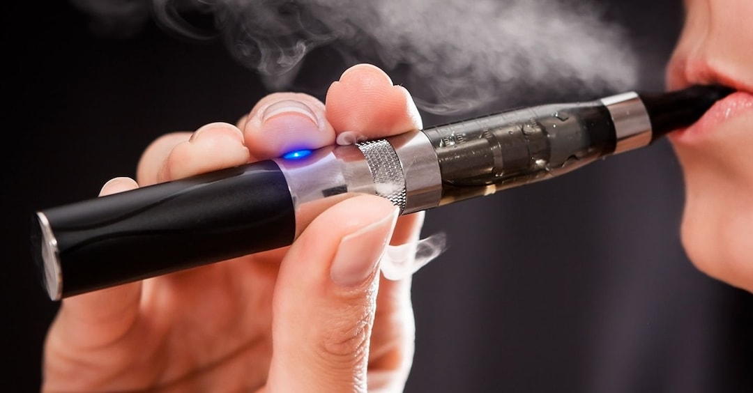 do cigarettes give you cancer Smoking may be trending on social media, but increasing your risk of is certainly not cool. Smoking tobacco increases your risk for lung and at least 15 other types of cancer Do e-cigarettes give you cancer?