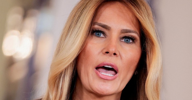 U.S. first lady Melania Trump delivers remarks regarding the late financier and convicted sex offender Jeffrey Epstein from the Grand Foyer of the White House in Washington, D.C., U.S., April 9, 2026. REUTERS/Evan Vucci REUTERS
