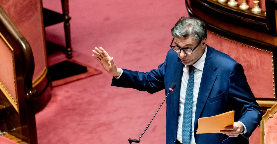 Giorgetti: segnali di rallentamento per cause esogene, rivedremo le stime del Pil Giorgetti: segnali di rallentamento per cause esogene, rivedremo le stime del Pil