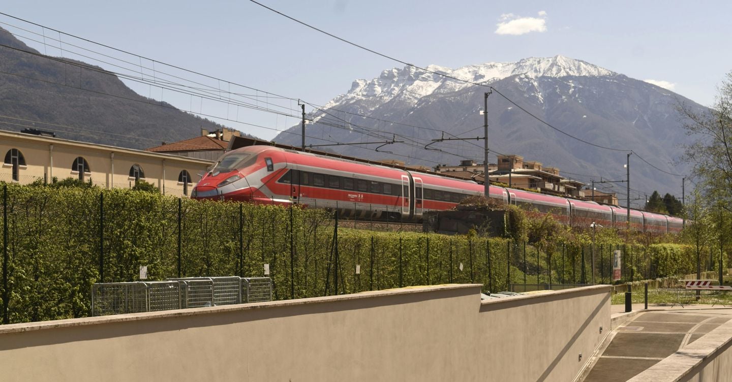 Weekend di passione per i pendolari: sospesa la tratta ferroviaria Roma-Firenze a causa dei lavori
