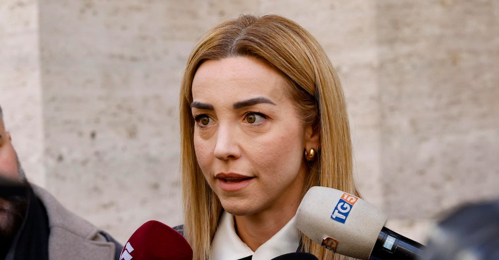 Salis: «Io candidata anti-Meloni? Lo prenderei in considerazione»