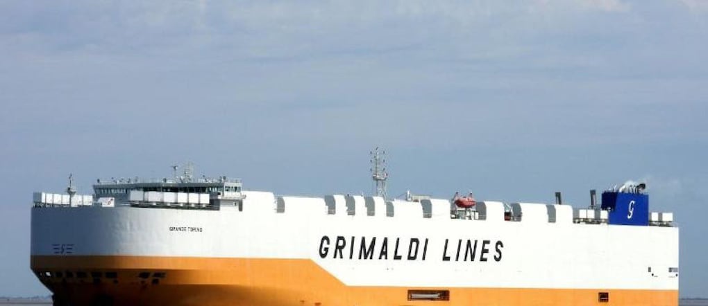 La nave car carrier "Grande Torino", del gruppo                  armatoriale Grimaldi,                  bloccata nel Golfo Persico dall'inizio del conflitto in Iran. WEB/vesselfinder ANSA