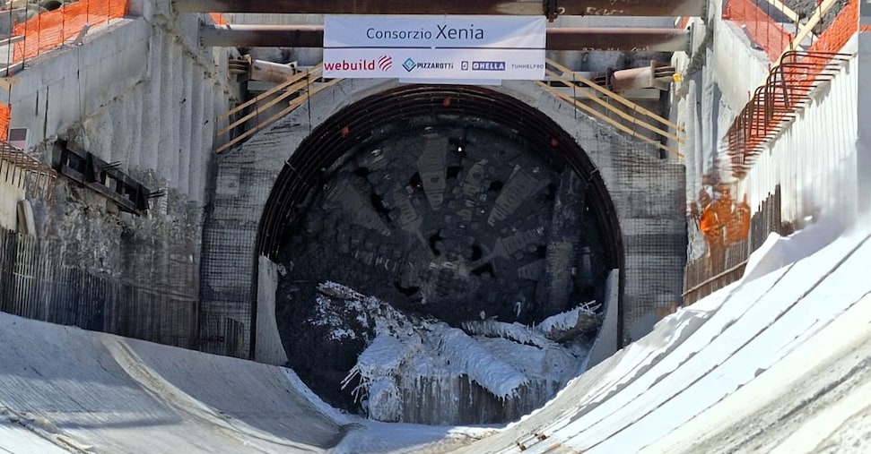 Salerno-Reggio Calabria, completato lo scavo della prima galleria “Caterina”