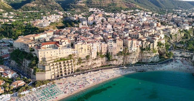 Vista aerea di Tropea in estate jovannig - stock.adobe.com