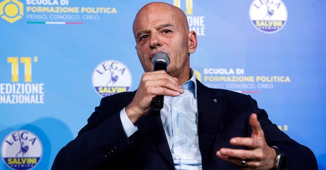 L'amministratore delegato di Eni Claudio Descalzi durante la Scuola di Formazione Politica della Lega, presso il Centro Congressi Palazzo Rospigliosi, Roma, 12 aprile 2026. ANSA/ANGELO CARCONI ANSA