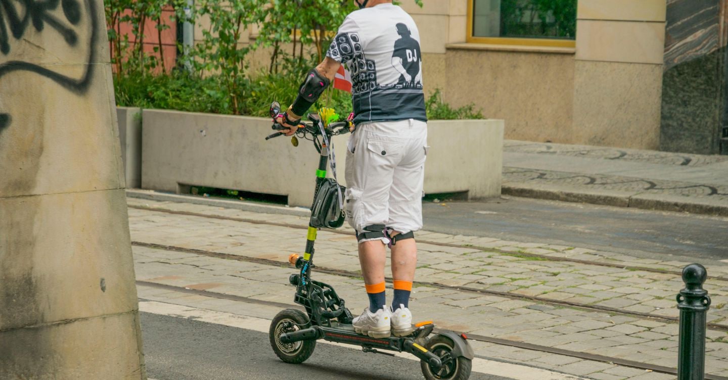 Monopattini, dal 16 maggio obbligatoria anche l’assicurazione Rc auto