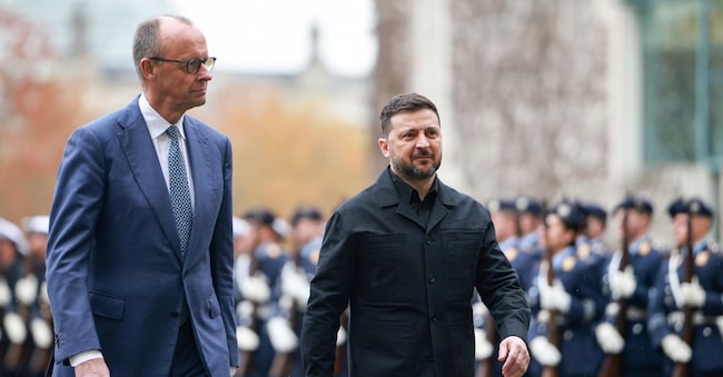 Il cancelliere tedesco Friedrich Merz con il presidente ucraino Volodymyr Zelensky (Epa) EPA
