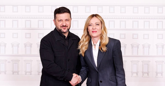 La presidente del Consiglio Giorgia Meloni e il presidente dell’Ucraina Volodymyr Zelensky  durante l’incontro a Palazzo Chigi, Roma, Mercoledì 15 Aprile 2026 (Foto Roberto Monaldo / LaPresse) 

Italian premier Giorgia Meloni and Ukrainian President Volodymyr Zelensky during their meeting at Palazzo Chigi, Rome, Wednesday, April 15, 2026 (Photo by Roberto Monaldo / LaPresse) LAPRESSE
