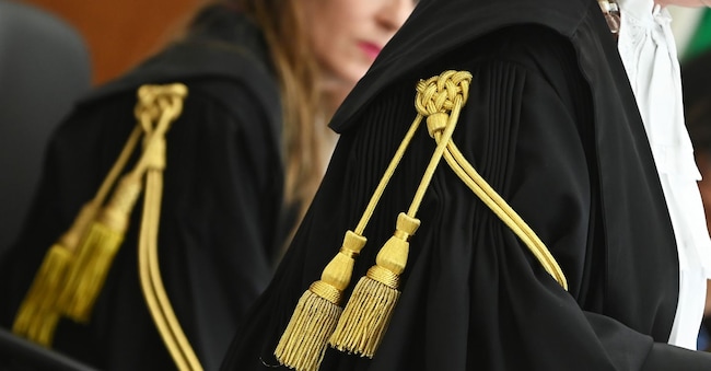 MAGISTRATURA GIUDICI GIUSTIZIA    TOGA   TOGHE   DRAPPO    DRAPPI  GIUDICE  MAGISTRATO  MAGISTRATI IMAGOECONOMICA