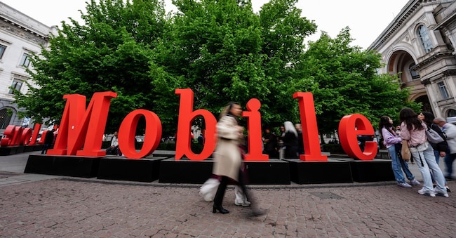 Installazioni per la Milano Design Week in Piazza Scala LAPRESSE