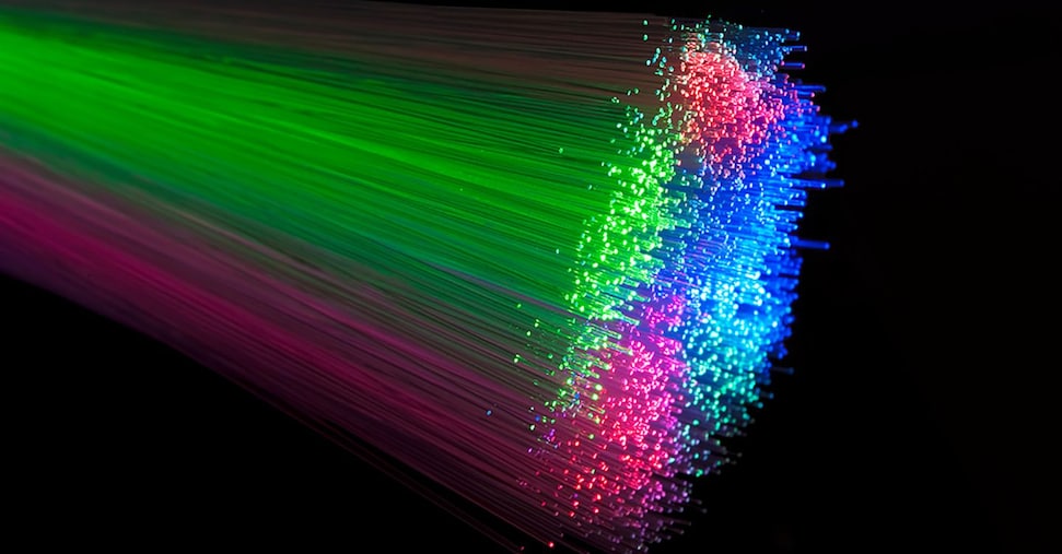 Fibra verso la nuova fase: reti oltre i 10 Giga, AI e casa connessa