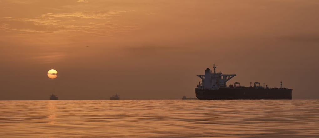 Petroliere all’ancora nei pressi dello Stretto di Hormuz APN