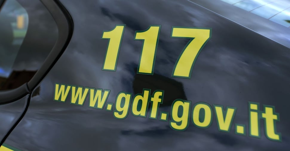 Milano, quattro arresti per giro di escort con clienti vip e sequestro da 1,2 milioni